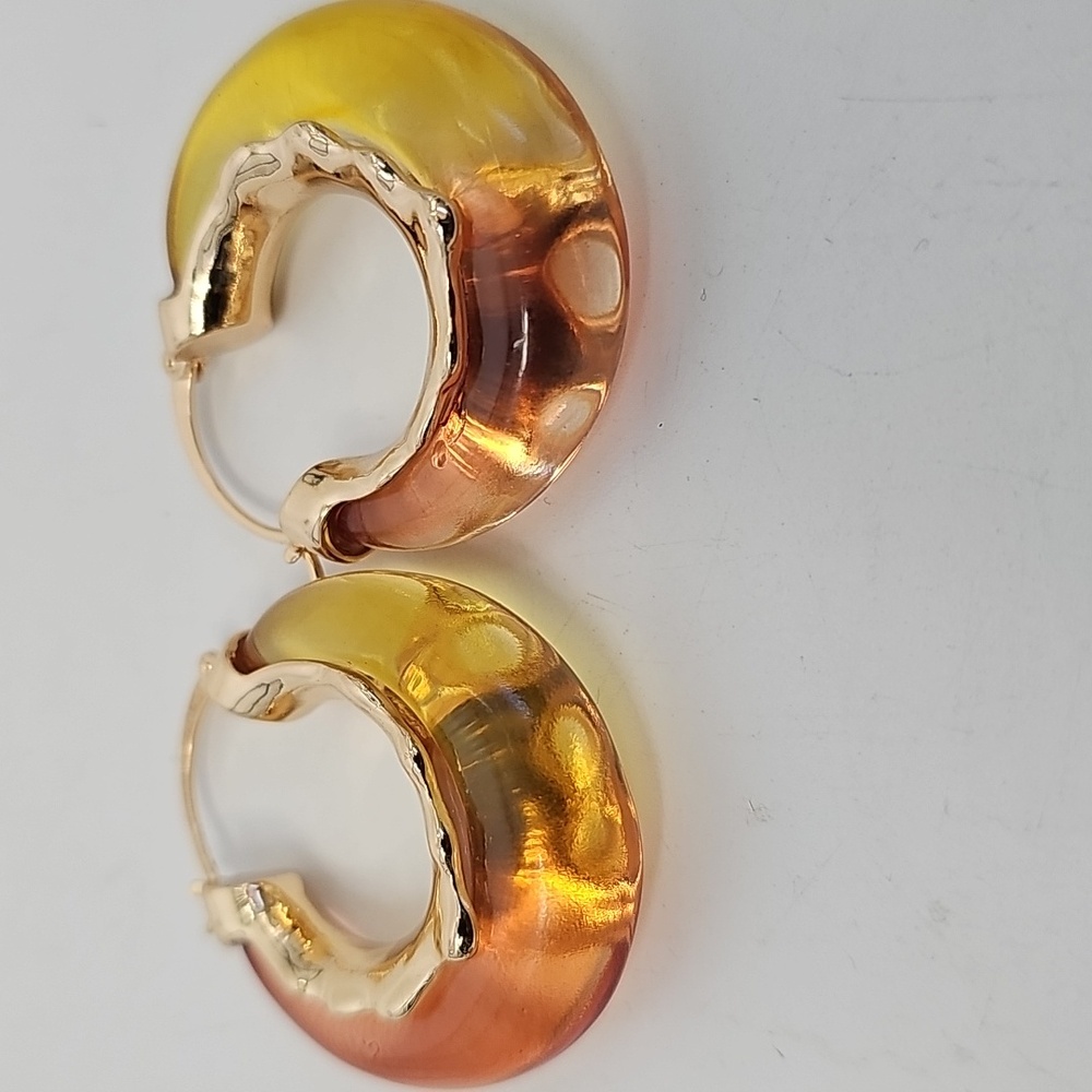 Chico's Chunky Transparent Gold Gradient Colored Resin Hoop No Droop Earrings‎ - Picture 4 of 9